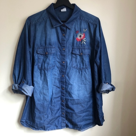 WOMEN’S denim embroidered button down - Picture 1 of 10